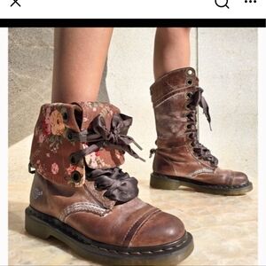 Dr Martens Women Sz7 Triumph 1914 Rare Vntg Foldover Floral Distressed Brown